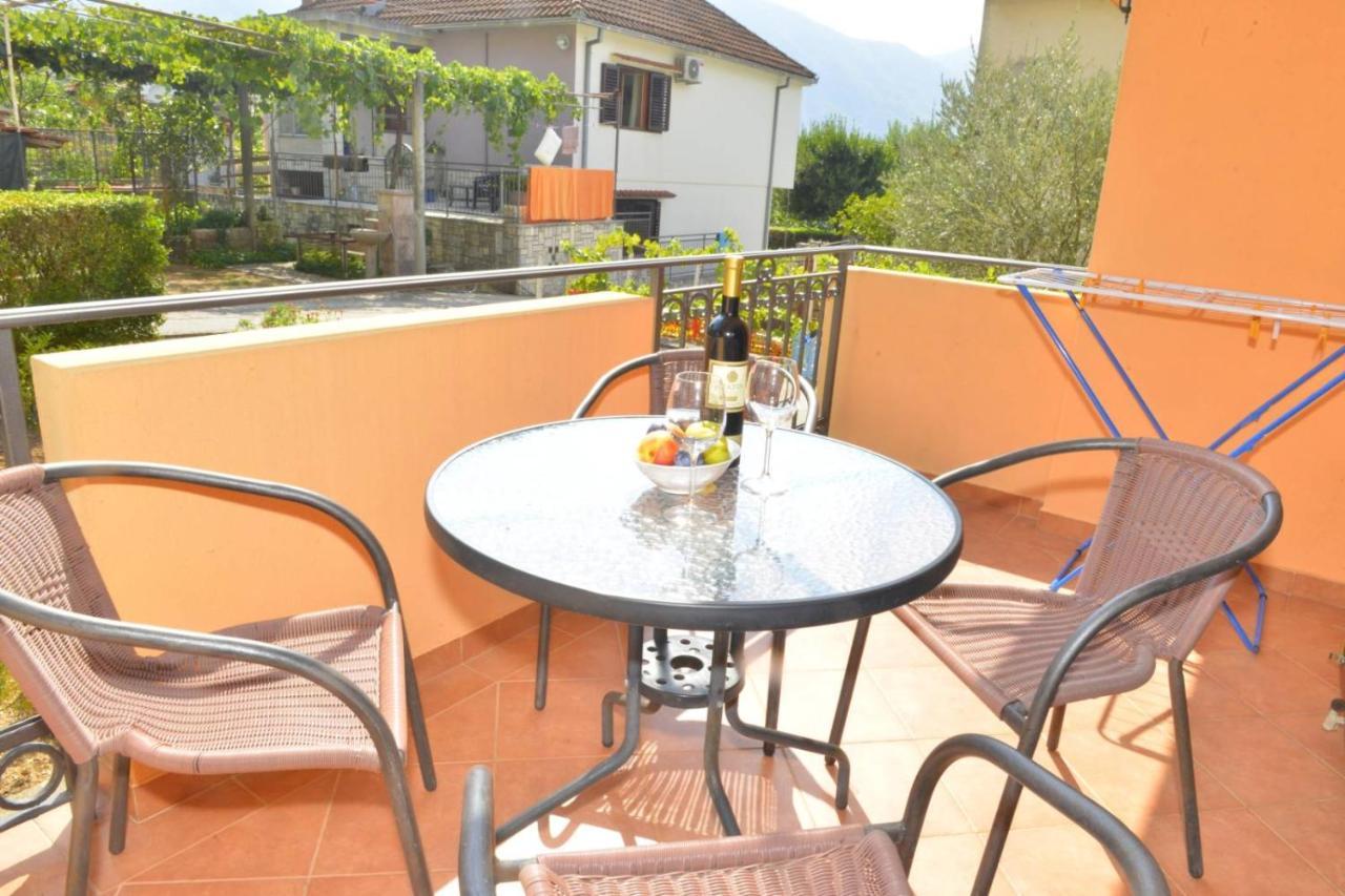 D Apartment Kotor Exterior photo