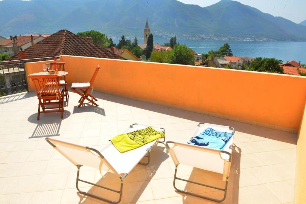 D Apartment Kotor Exterior photo